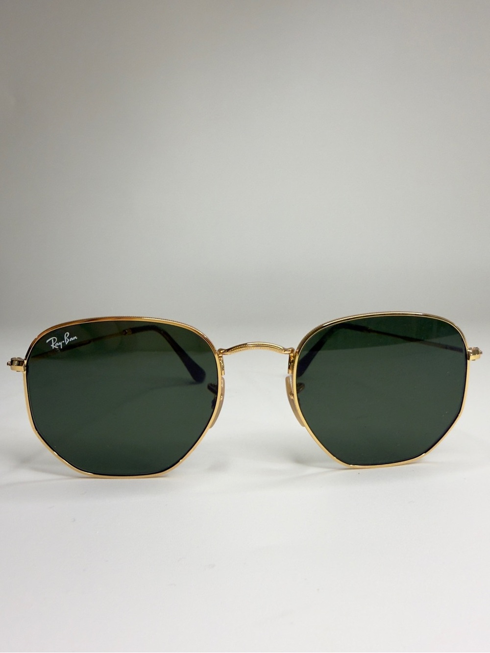 Ray-Ban Gold Frame Sunglasses with Dark Green Lenses - Picture 4 of 7